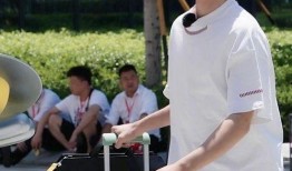 娱乐吃瓜博肖,肖博吃瓜大事件，幕后真相曝光！