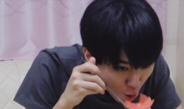 娱乐吃瓜蜀黍王俊凯,娱乐吃瓜蜀黍的青春成长记