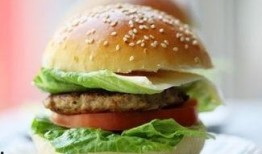 牛肉汉堡爆料怎么做的视频,跟随视频轻松学会经典汉堡制作